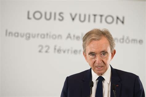 eigenaar louis vuitton vermogen|Bernard Arnault kan rijkste mens worden .